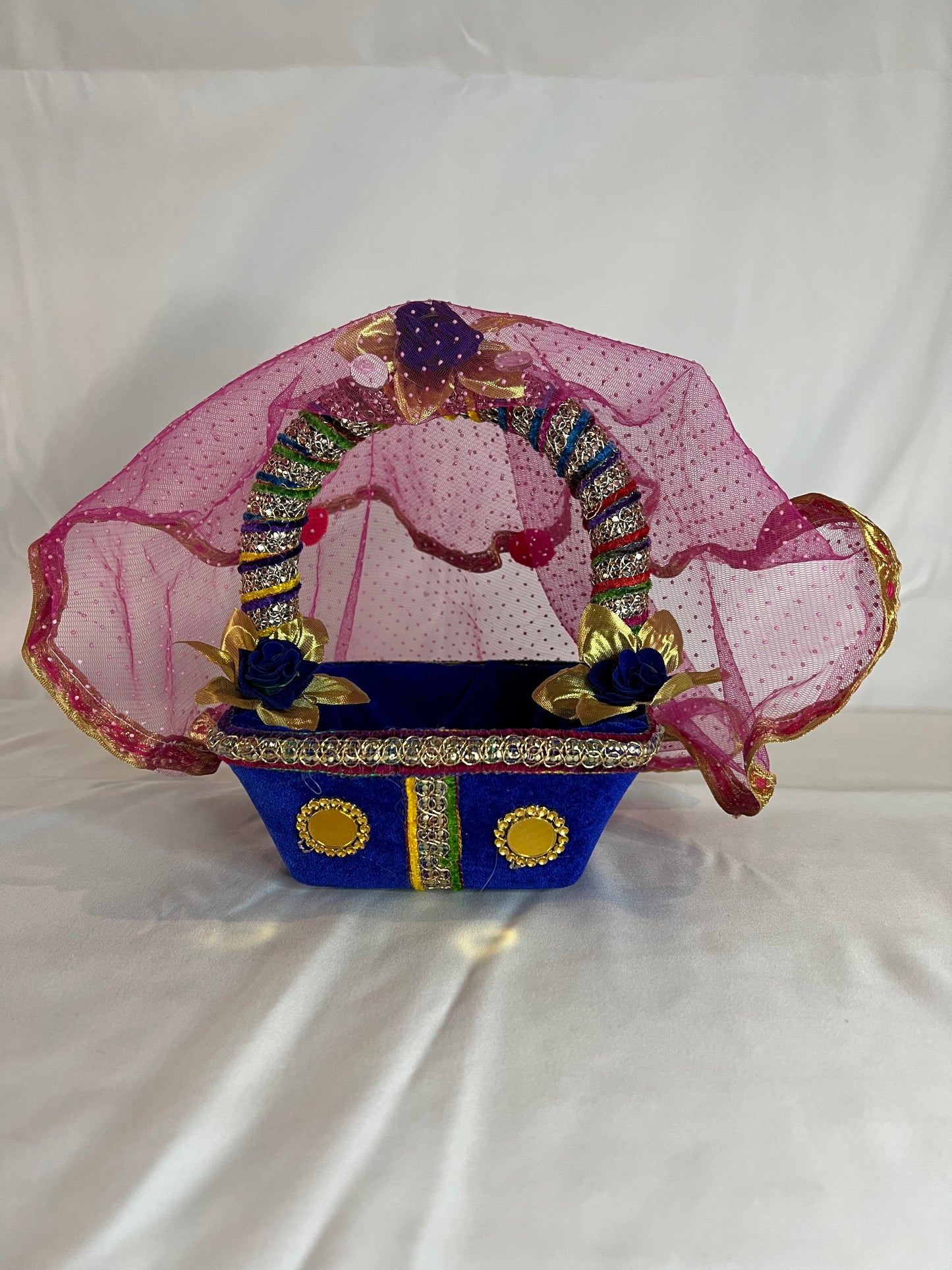 Handmade Bal Gopal Singhasan Ladoo Gopal Decorative Carry Basket Lord Krishna Throne Bal Gopal Kanha Floral Jhula Ganesh Ji Floral Carry Basket
