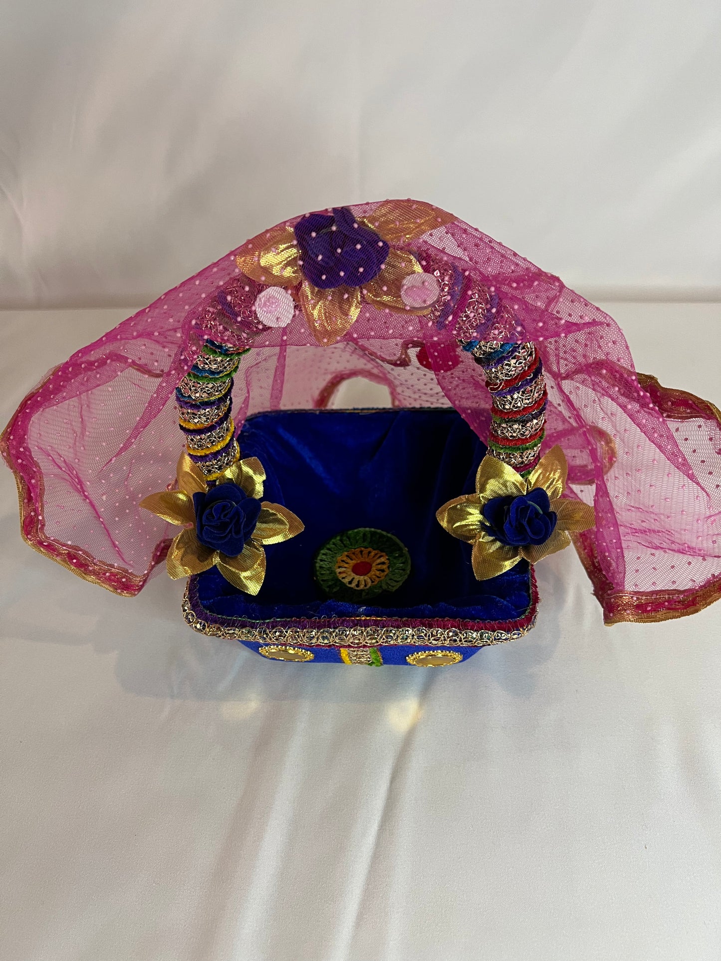 Handmade Bal Gopal Singhasan Ladoo Gopal Decorative Carry Basket Lord Krishna Throne Bal Gopal Kanha Floral Jhula Ganesh Ji Floral Carry Basket